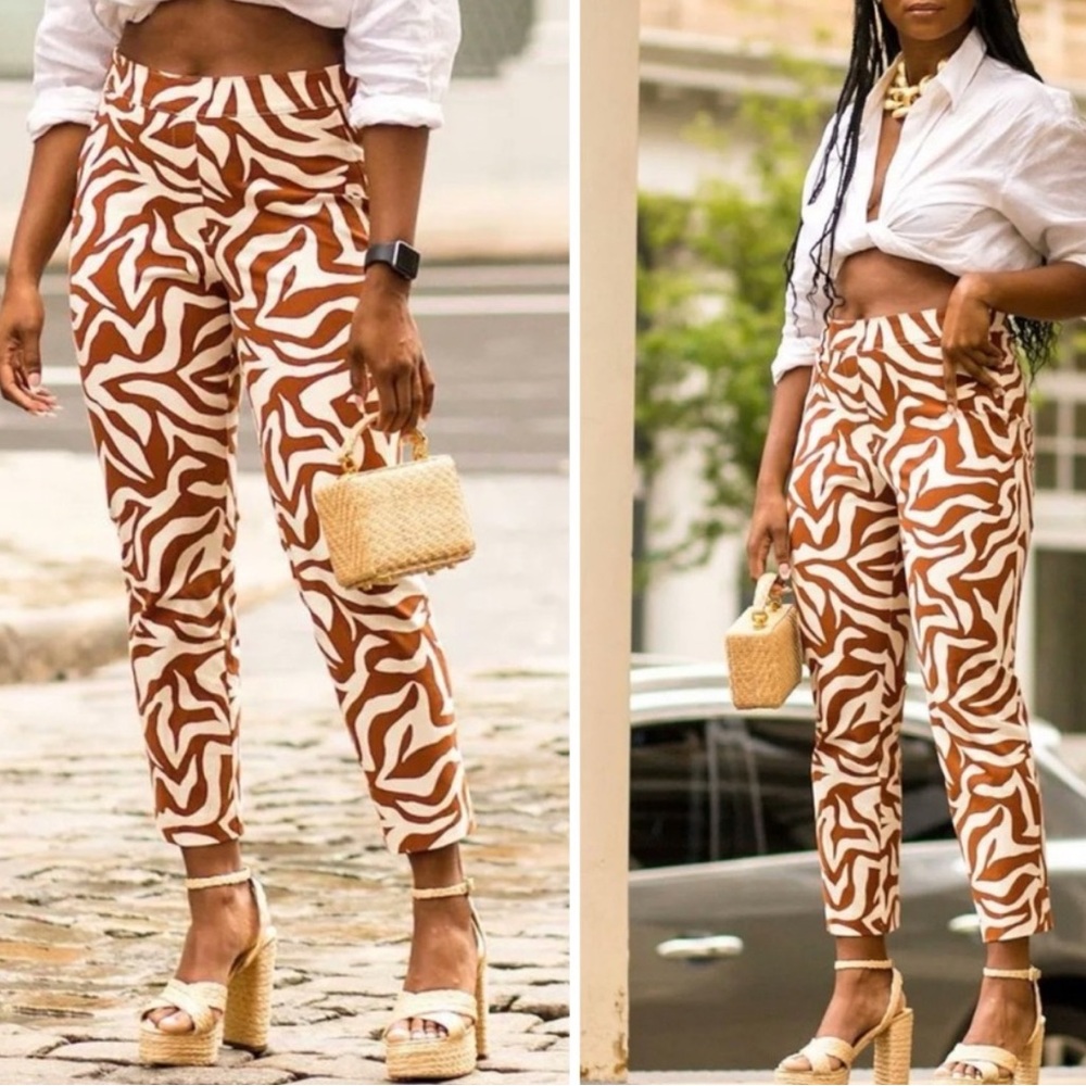 SPANX pants On-the-Go Printed Ankle Slim Straight Pant size medium